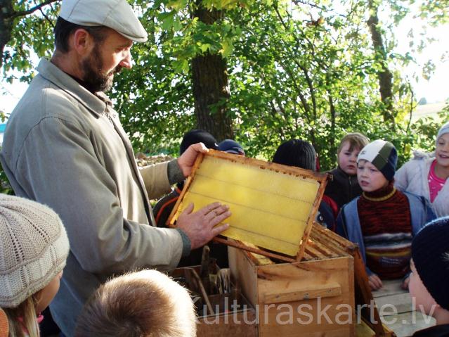 “Kramiņi”, biškopības bioloģiskā saimniecība